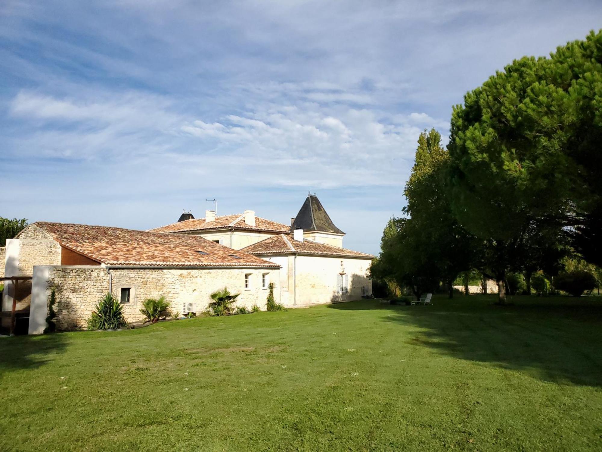 Domaine De La Gemoliere Bed & Breakfast Gémozac Exterior foto
